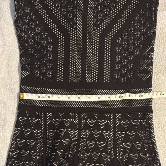 41 Hawthorn Black Geometric Mini Dress - Picture 5 of 9